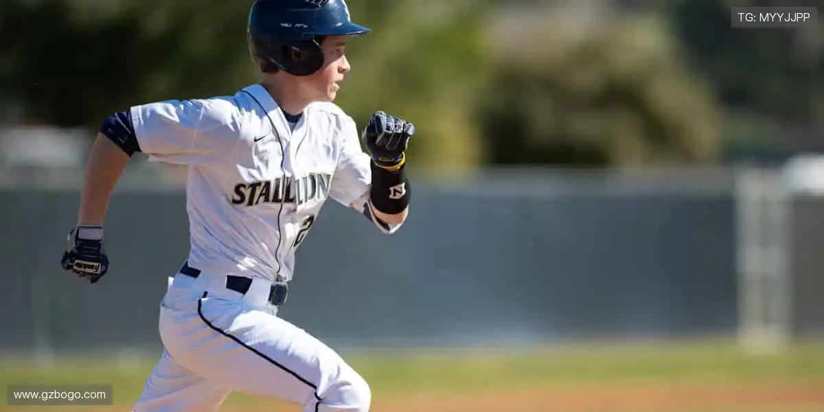 「弹幕互动 + 专家解读，边看边聊才是观赛标配！💬加入直播间，一起嗨翻天！」